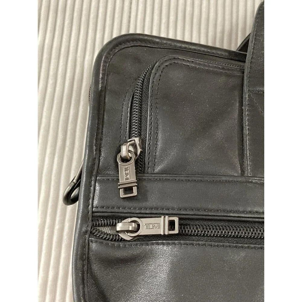 TUMI Black Leather Briefcase 15” Laptop Business Travel Work Bag - Picture 4 of 16
